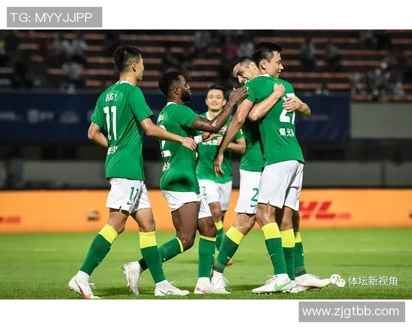 武汉足球队在邀请赛中以96分高居积分榜首位展现强劲实力